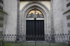 La puerta de la Iglesia de Wittenberg con las 95 tesis